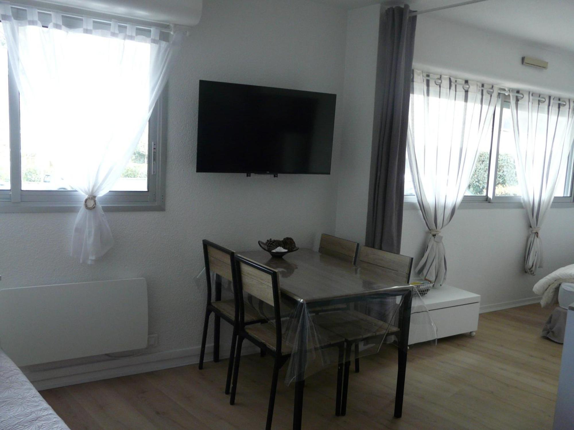 Pereire Bord De Apartment *